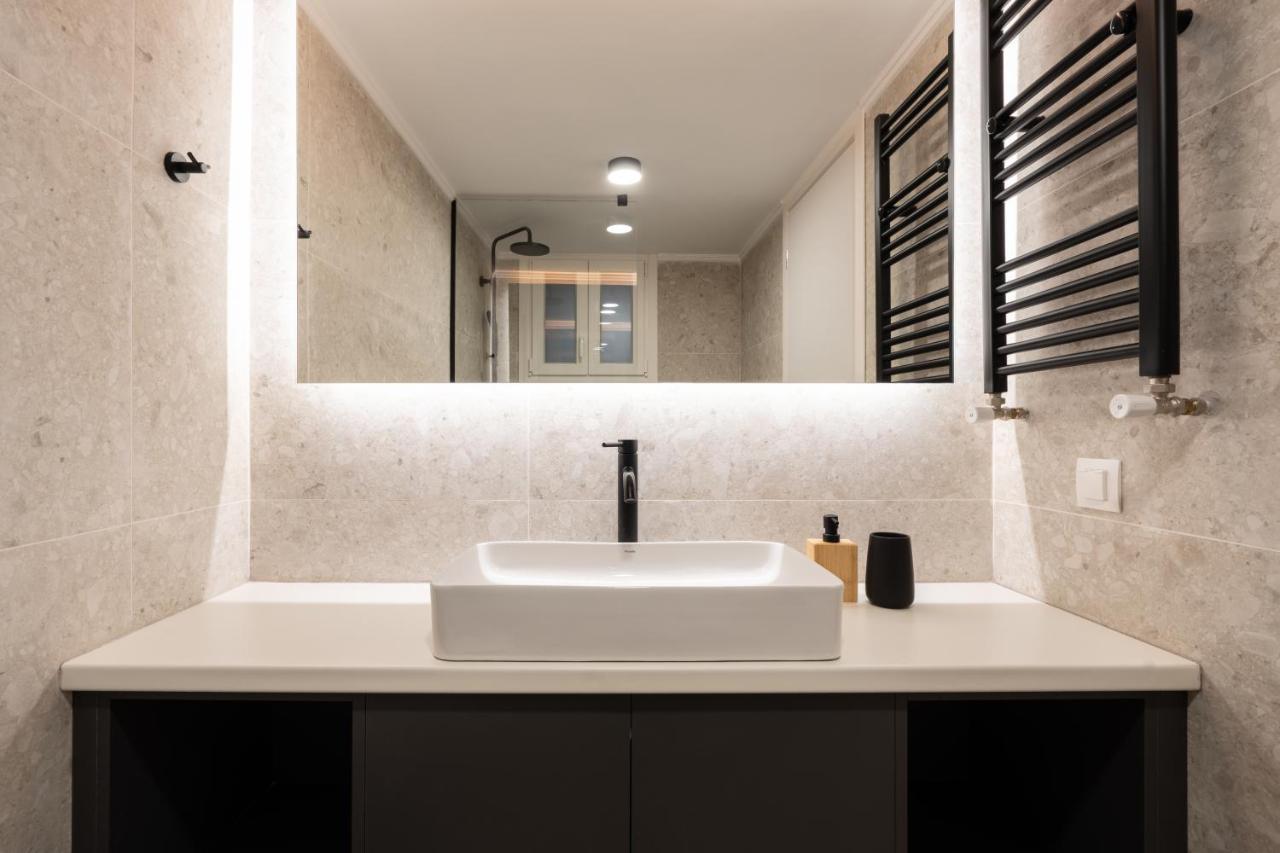 Unique 2 Bedrooms Apartment, Steps To Plaka And City Center Афіни Екстер'єр фото